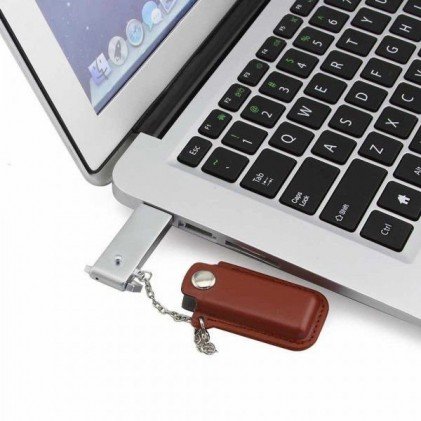 Pen Drive com Capa em Couro 16GB Personalizado